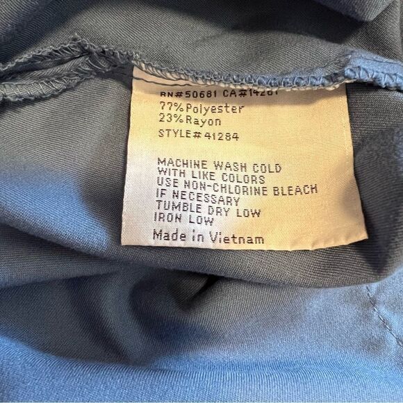 Grey’s Anatomy by Barco Blue Scrub Top w/ Embroidered Details. Sz XS. Great Cond - Picture 10 of 13